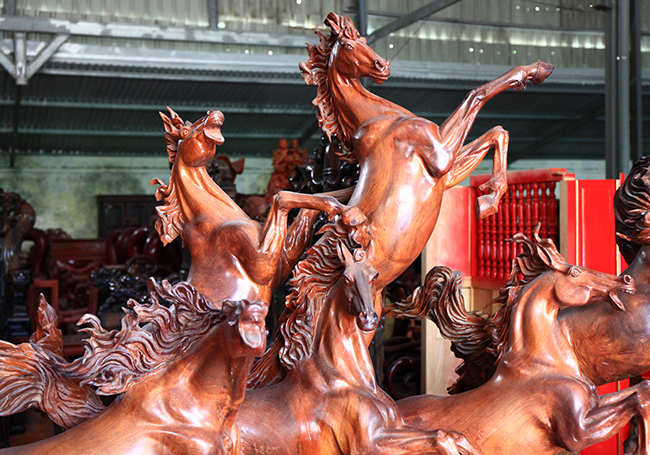 dai gia chi 7 ty dong van khong mua duoc tac pham lam tu go vut di hinh anh 6