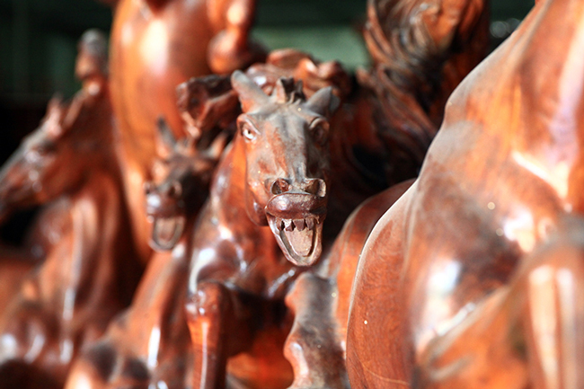 dai gia chi 7 ty dong van khong mua duoc tac pham lam tu go vut di hinh anh 8