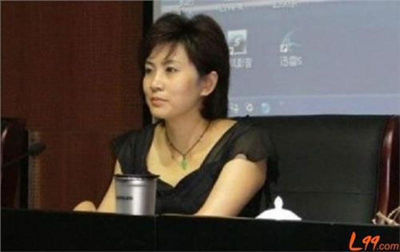 nu dam quan co 40 tinh nhan vao tu van du duoc quan nguc len giuong hinh anh 1