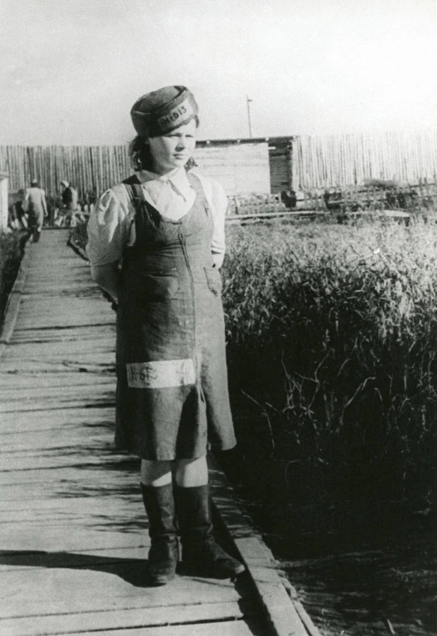 trinh nu 16 tuoi bi ep lam no le tinh duc trong trai tu than cua duc quoc xa hinh anh 1