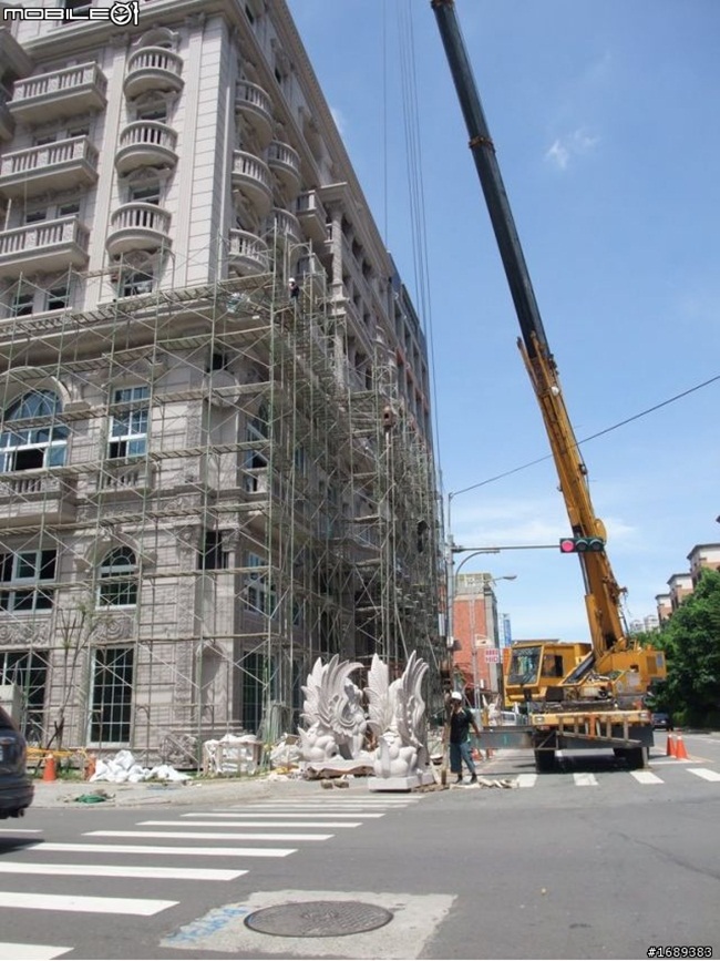 dai gia xay nha tram ty cho vo song sang chanh, ai di qua cung nguoc nhin hinh anh 11