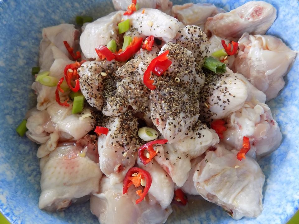 thom lung ga kho cui dua la ma ngon xuat sac cho bua com chieu hinh anh 2