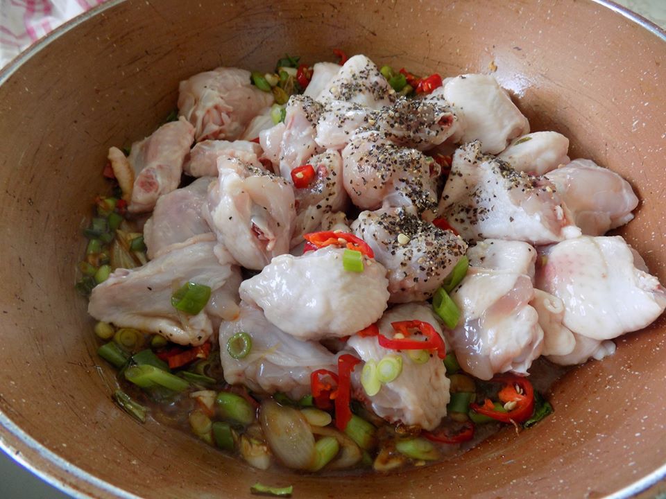 thom lung ga kho cui dua la ma ngon xuat sac cho bua com chieu hinh anh 4