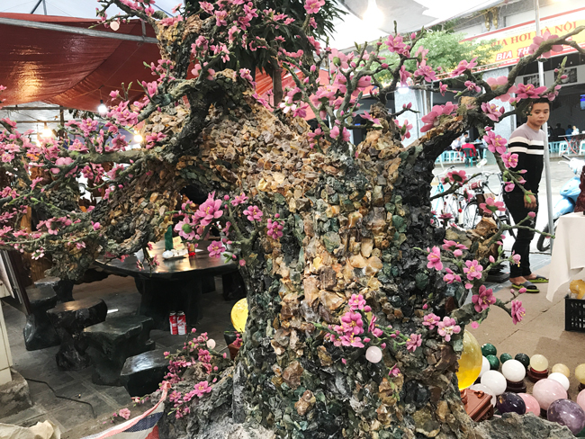 gom da quy ket thanh cay dao nang 2 tan, co tien cung kho mua hinh anh 12