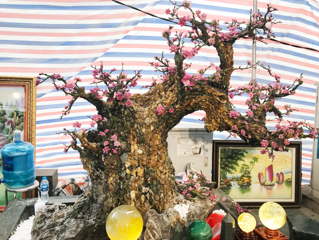 gom da quy ket thanh cay dao nang 2 tan, co tien cung kho mua hinh anh 13