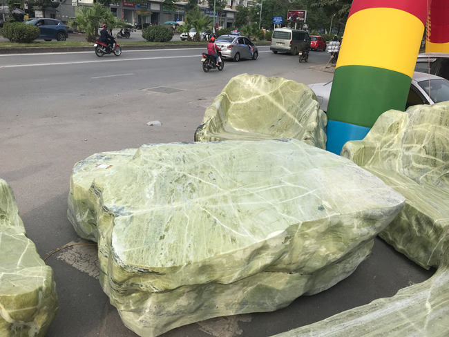 chiem nguong bo ban ghe bang ngoc nang 25 tan, co gia gan 3 ty dong hinh anh 10