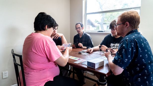 nguoi phu nu chung song hanh phuc ben 4