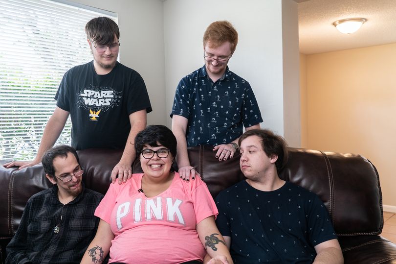 nguoi phu nu chung song hanh phuc ben 4