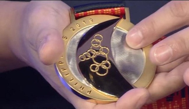 huy chuong vang u22 viet nam gianh duoc dung kim loai dat gia co nao? hinh anh 5