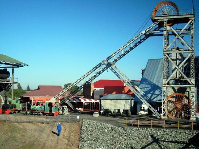 mua manh dat tuong chang co gi, 2 anh em choang vi ca