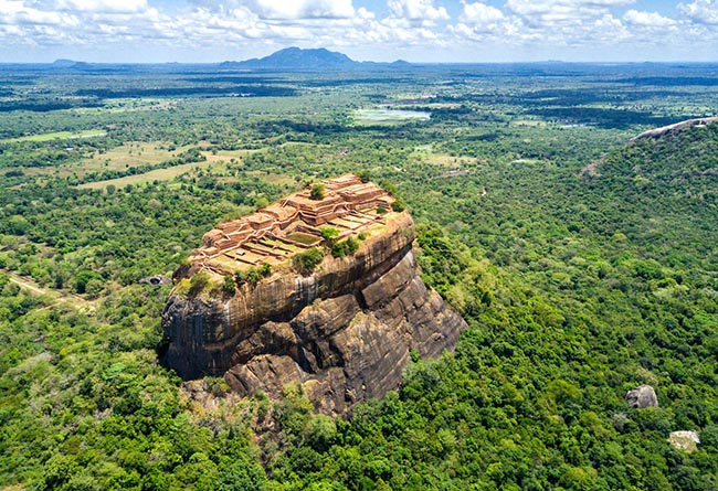 7 di tich lich su da bi thien nhien nuot chung hinh anh 1