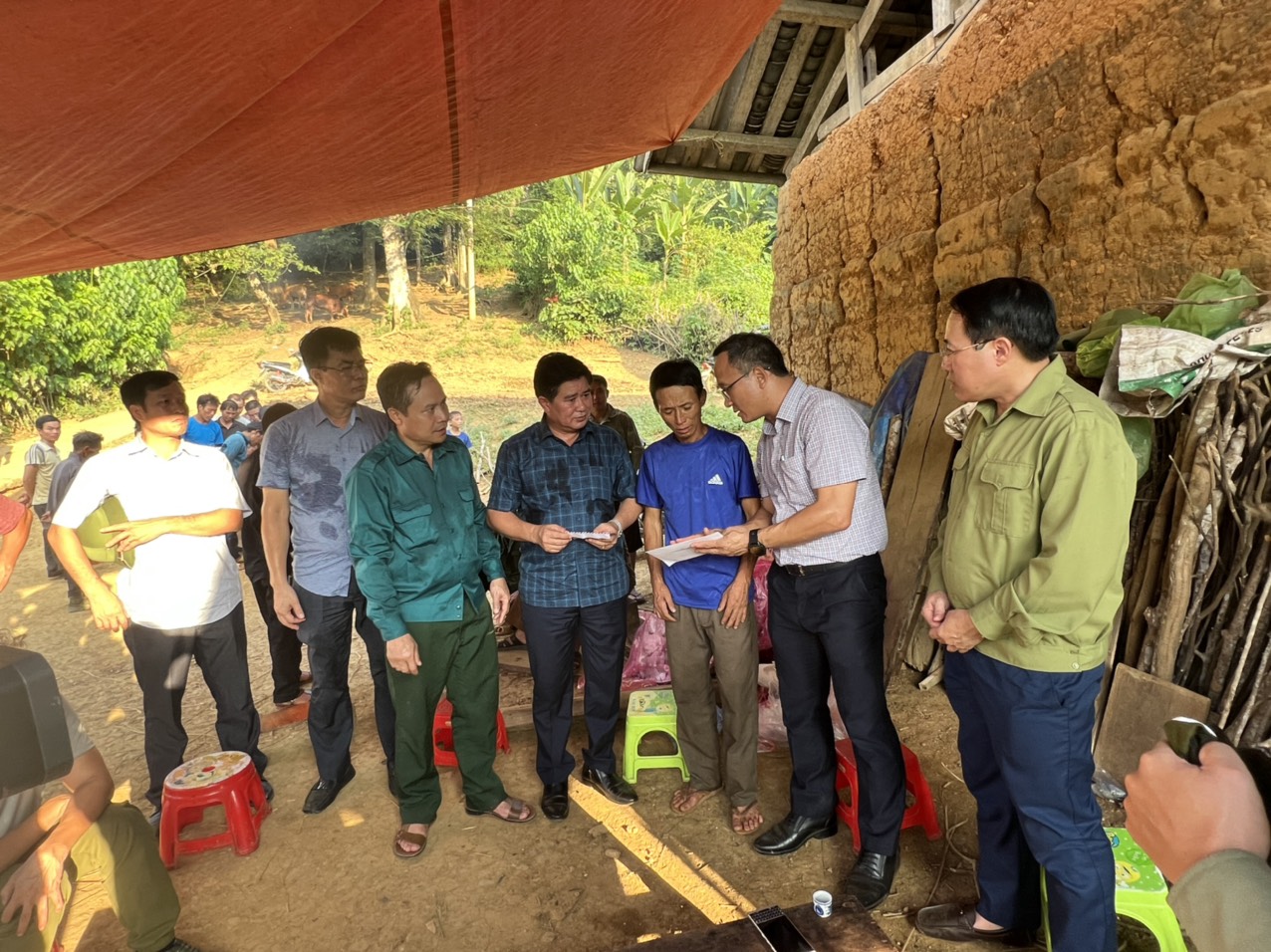 Tìm thấy 5 thi thể vụ lật thuyền trên sông Chảy - Ảnh 5.