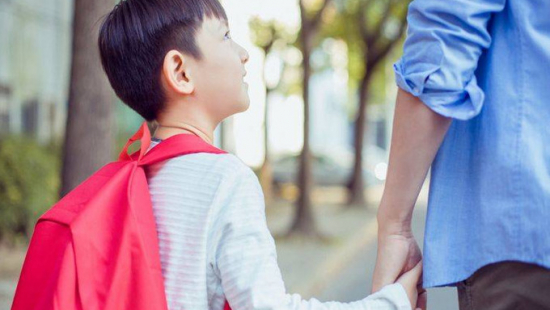 Bố đã làm việc vất vả sao nhà mình vẫn nghèo?