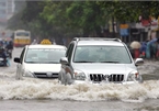 Những điều cốt tử cần biết khi lái xe ô tô ngày mưa bão
