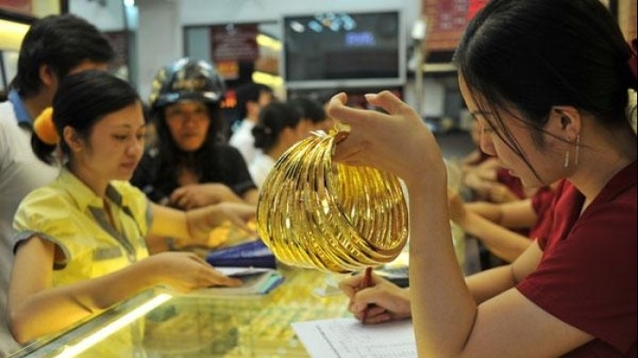 Giá vàng hôm nay 27/8: Quay đầu giảm mạnh hơn 350.000 đồng/lượng