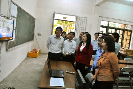 Nghe VietNamNet: Chính phủ yêu cầu Bộ GD&ĐT chấn chỉnh đào tạo ĐH văn bằng hai, ngăn chặn lạm thu đầu năm học