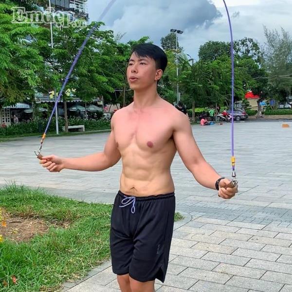 Thực đơn giảm cân vừa đẹp lại chất của chàng trai có body siêu cuốn hút, khiến hội chị em trầm trồ xin công thức