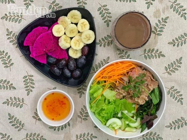 Thực đơn giảm cân vừa đẹp lại chất của chàng trai có body siêu cuốn hút, khiến hội chị em trầm trồ xin công thức