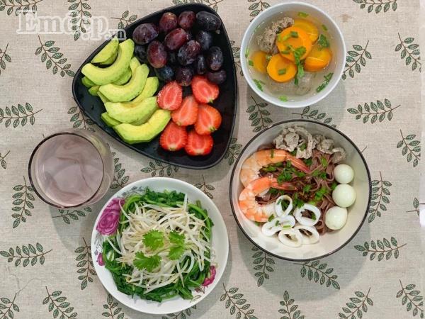 Thực đơn giảm cân vừa đẹp lại chất của chàng trai có body siêu cuốn hút, khiến hội chị em trầm trồ xin công thức