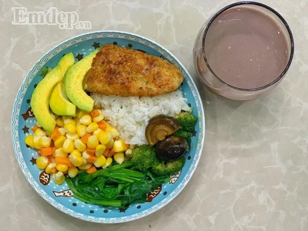 Thực đơn giảm cân vừa đẹp lại chất của chàng trai có body siêu cuốn hút, khiến hội chị em trầm trồ xin công thức