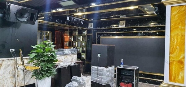 Việt Anh đầu tư xây phòng hát karaoke và quầy bar 'xịn xò' trong nhà mới