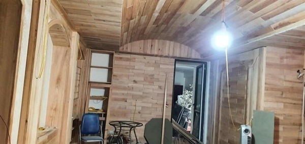 Việt Anh đầu tư xây phòng hát karaoke và quầy bar 'xịn xò' trong nhà mới