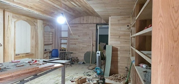 Việt Anh đầu tư xây phòng hát karaoke và quầy bar 'xịn xò' trong nhà mới