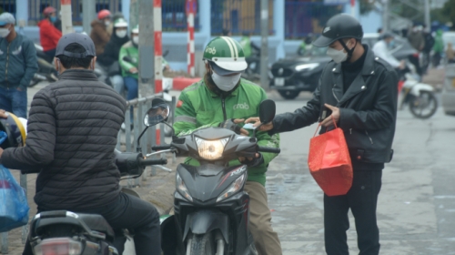 Xe ôm công nghệ những ngày đầu trở lại: Hân hoan nhưng không lơ là