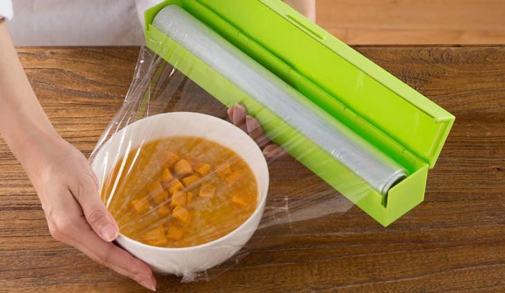 Những sai lầm nguy hiểm khi sử dụng màng bọc thực phẩm biến đồ ăn thành