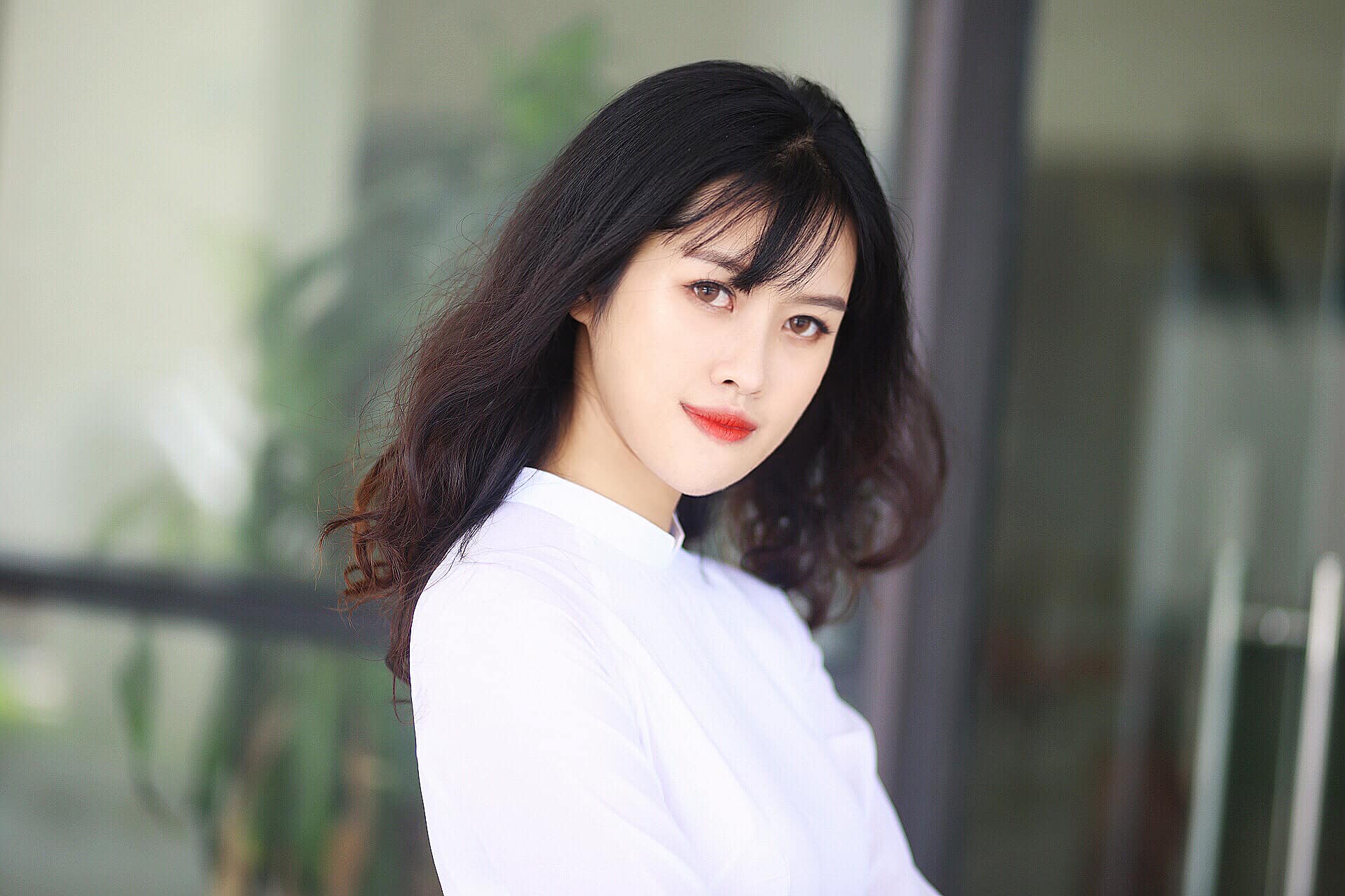 Màn lột xác “chấn động” của cô gái bị gọi là