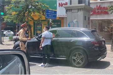 Thực hư chuyện cầu thủ Quang Hải bị CSGT dừng xe vì vượt đèn đỏ