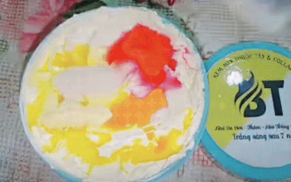 Rùng mình với quy trình pha chế từ 'ti tỉ' loại nguyên liệu mập mờ làm nên kem trộn - sản phẩm gây hại kinh hoàng cho làn da