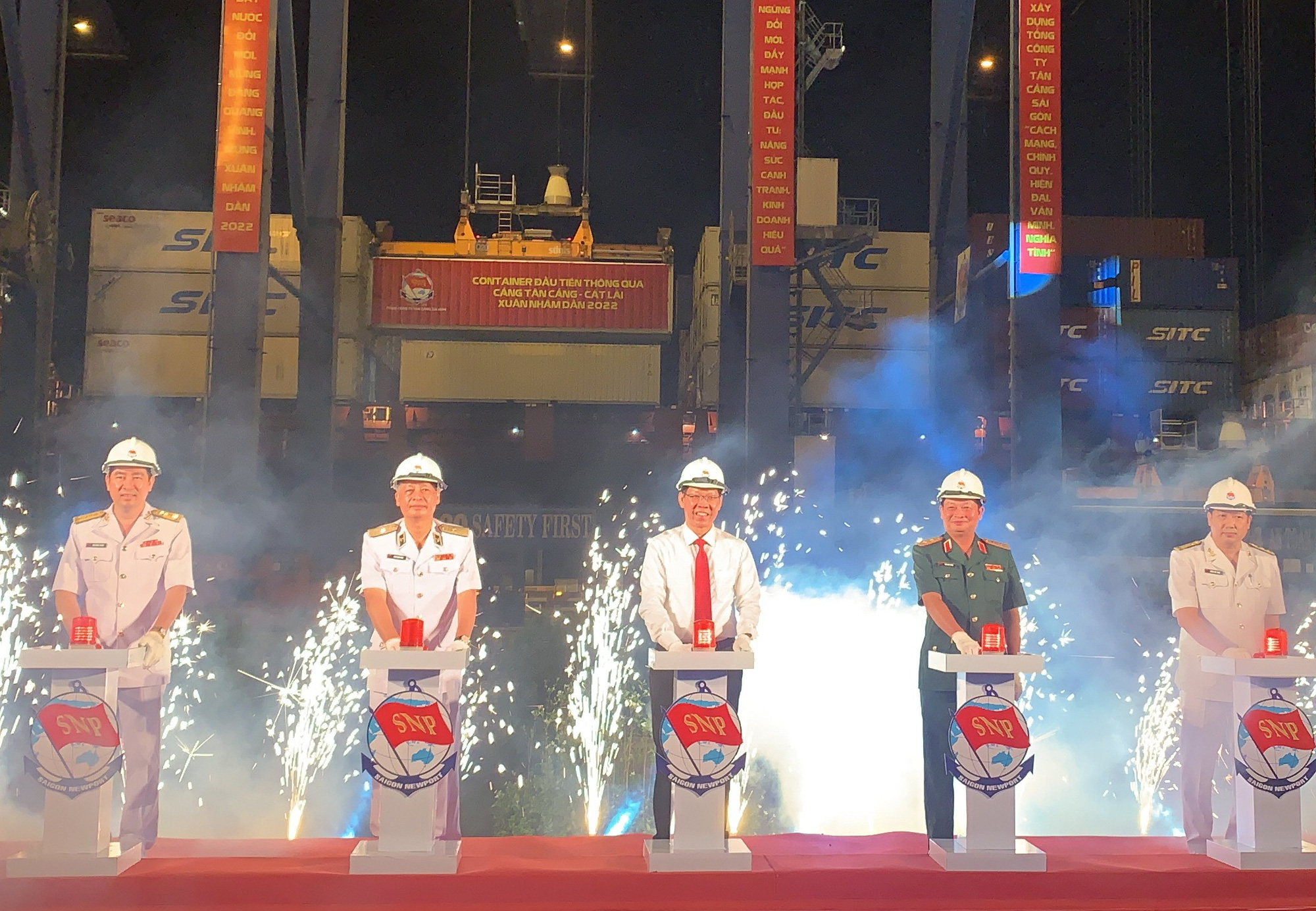 Chủ tịch UBND TPHCM Phan Văn Mãi: Huy động các nguồn lực vào công cuộc phục hồi kinh tế - Ảnh 2.