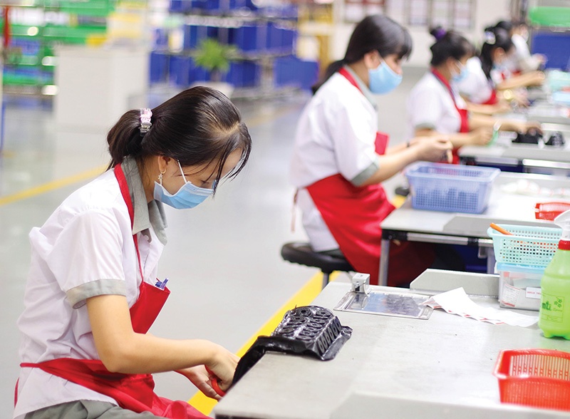 Powerful tax breaks have been proposed to sustain essential businesses across Vietnam, photo: Le Toan