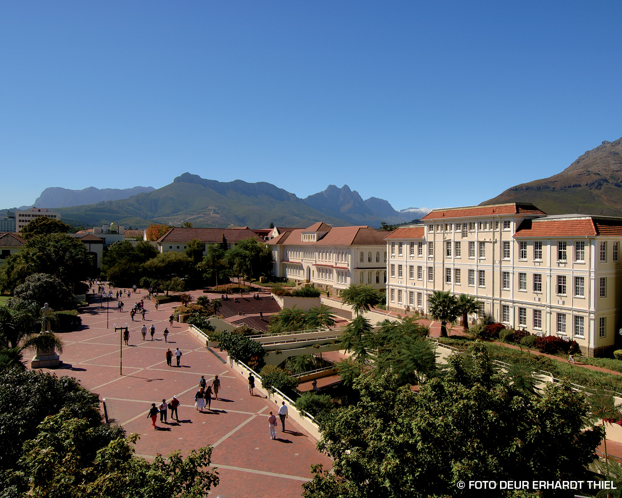 kham pha nhung truong dai hoc dep nhat chau phi hinh anh 2