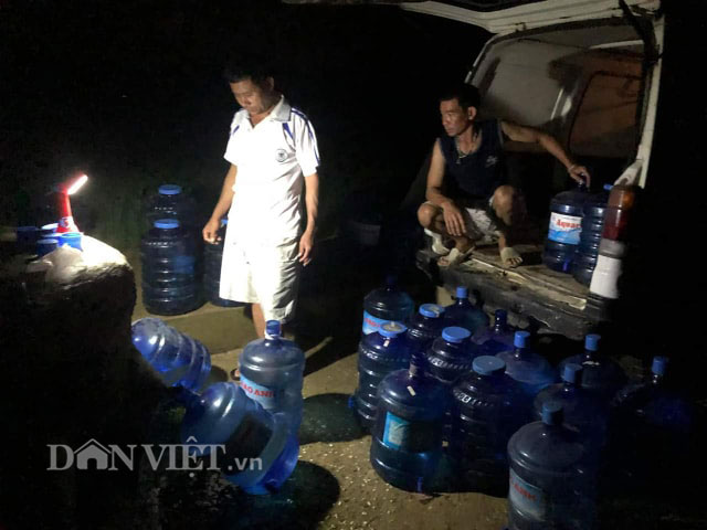 dien bien: mo nuoc “than ky” hang tram nguoi xep hang lay moi ngay hinh anh 2