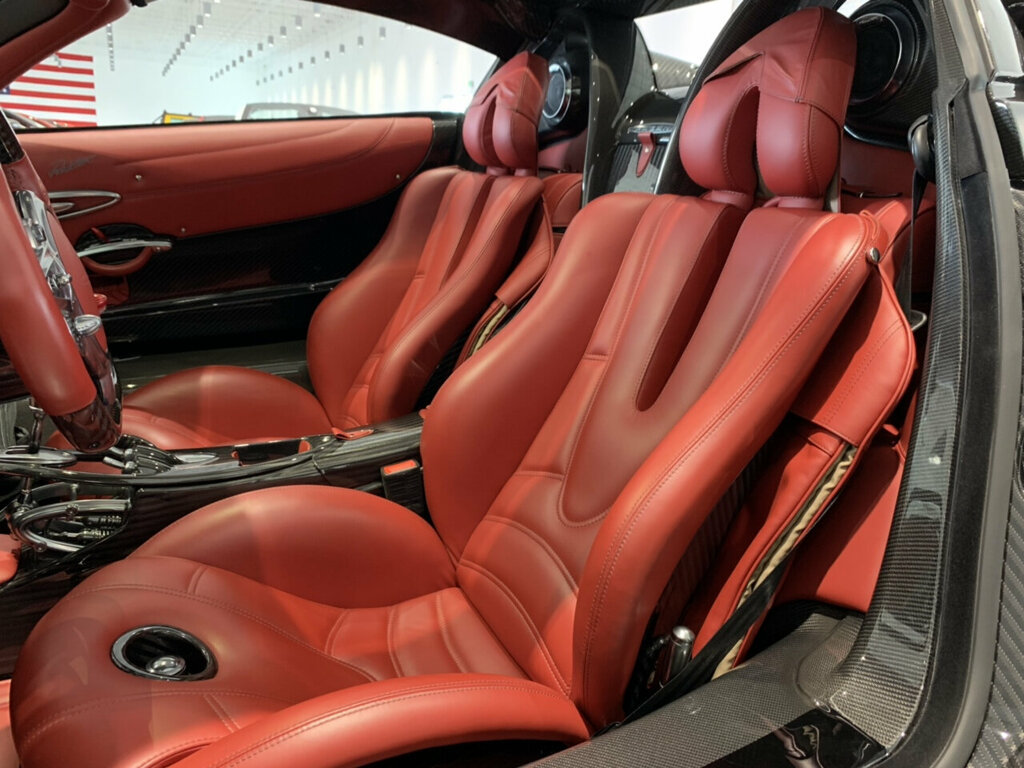 Siêu xe mui trần Pagani Huayra cũ được rao giá 84 tỷ