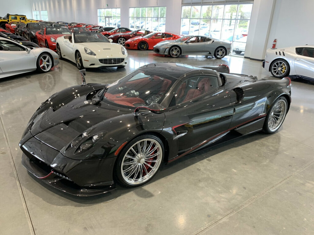 Siêu xe mui trần Pagani Huayra cũ được rao giá 84 tỷ