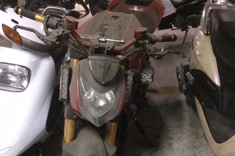 Siêu môtô Ducati hơn nửa tỷ bị bỏ xó ở Hà Nội