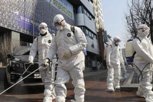 Người Việt ở Hàn Quốc, ‘bố mẹ liên tục gọi điện bảo về nước để tránh dịch’