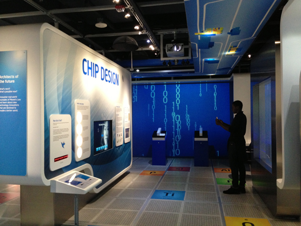 Đây là nơi trưng bày những thành tựu kể từ khi Intel mới thành lập cho đến những thành công của sản phẩm mới nhất hiện giờ.