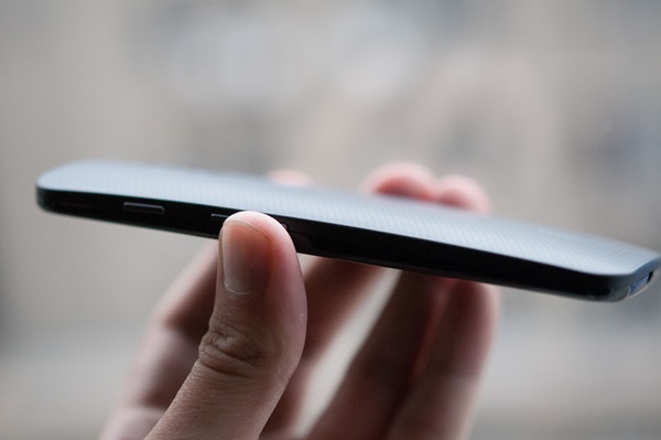 Motorola E phát hành ngày 13 tháng 5, giá bán từ 2.3 triệu đồng