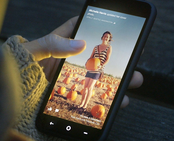 HTC first Facebook home chết ngừng bán