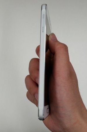 Samsung Galaxy Alpha kim loại