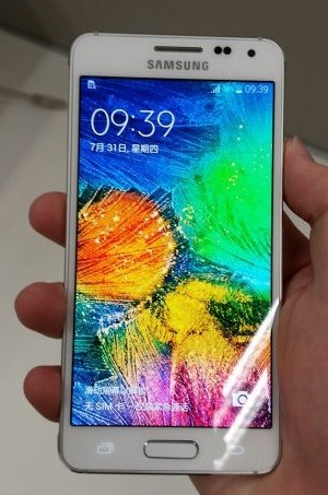 Samsung Galaxy Alpha kim loại