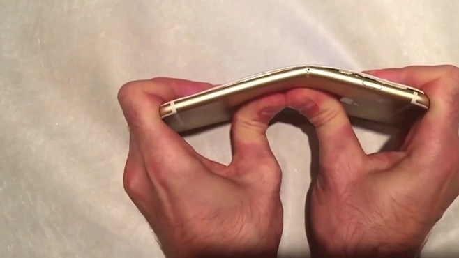 Trang công nghệ nổi tiếng thế giới bị Apple đoạn tuyệt vì bẻ cong iPhone 6 Plus