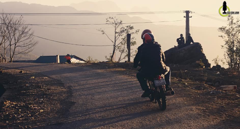 4 lưu ý để lái xe an toàn khi có người ngồi sau