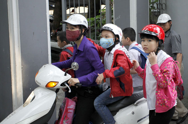 4 lưu ý để lái xe an toàn khi có người ngồi sau