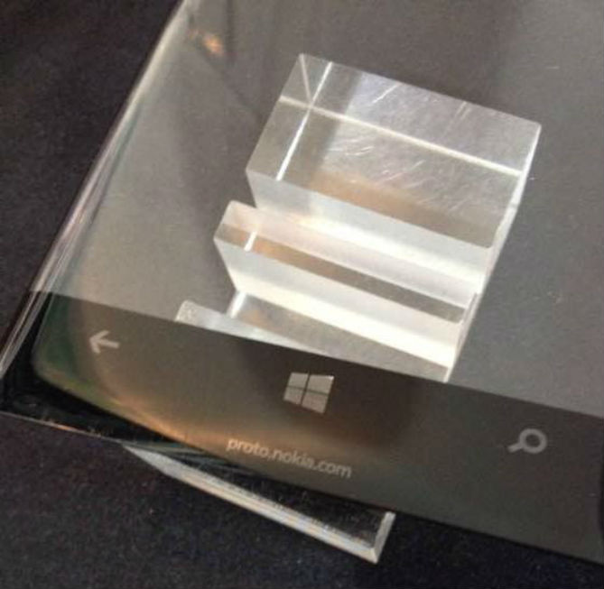 Microsoft đang phát triển smartphone màn hình cong như Samsung Galaxy S6 edge