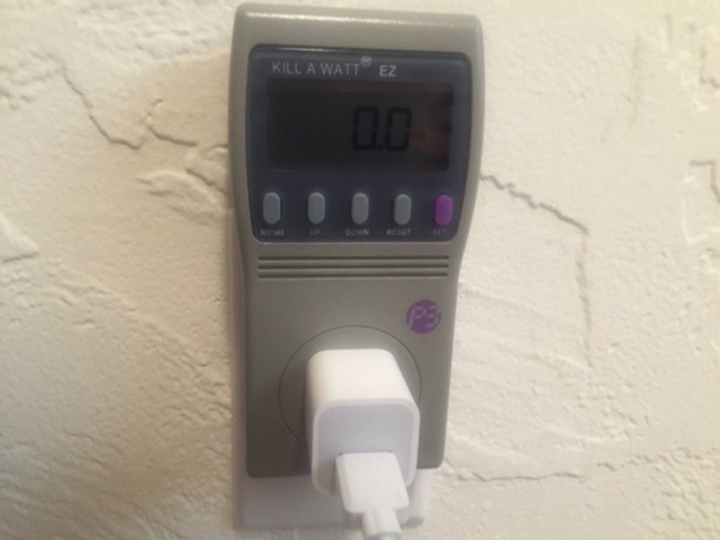 Bạn sẽ tiêu tốn bao nhiêu tiền điện khi cắm sạc không sử dụng quanh năm?